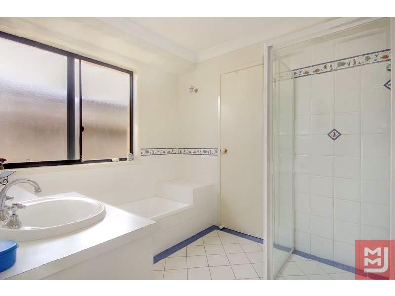 5 Greywood Pl, Horsley NSW 2530