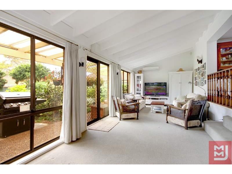 37 Horsley Dr, Horsley NSW 2530