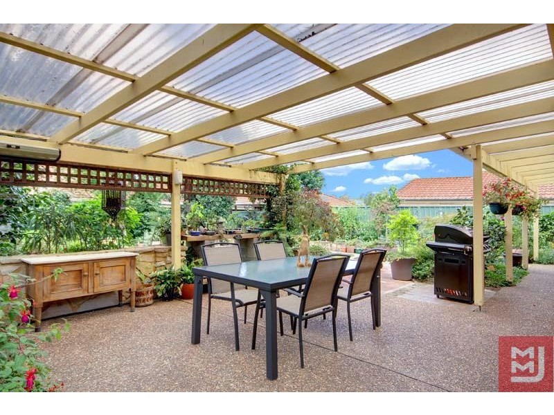 37 Horsley Dr, Horsley NSW 2530