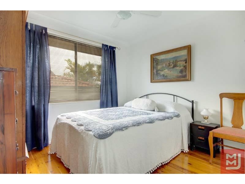37 Horsley Dr, Horsley NSW 2530