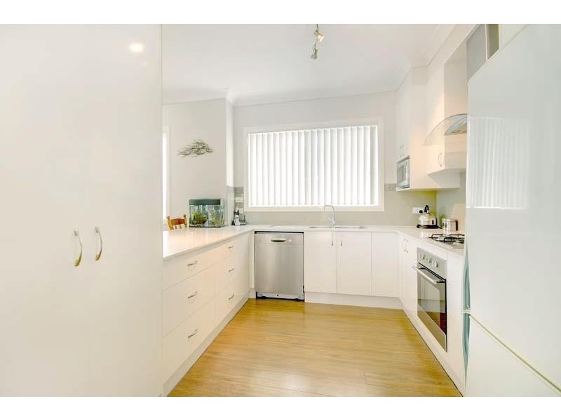 54 Iola  Ave, Farmborough Heights NSW 2526