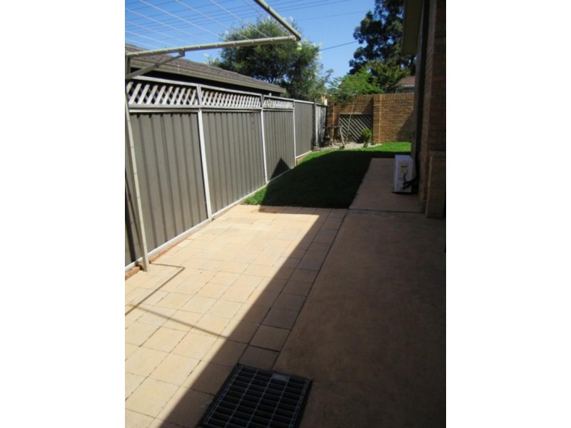 1/112 Bong Bong Rd, Horsley NSW 2530