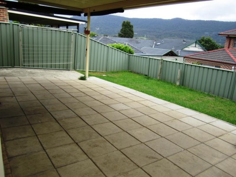 10 Herriott Cres, Horsley NSW 2530