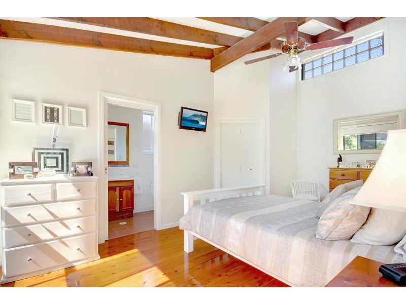 32 Loch Carron Ave, Farmborough Heights NSW 2526