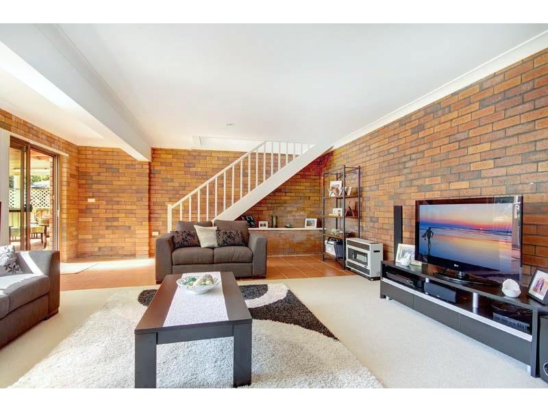 32 Loch Carron Ave, Farmborough Heights NSW 2526