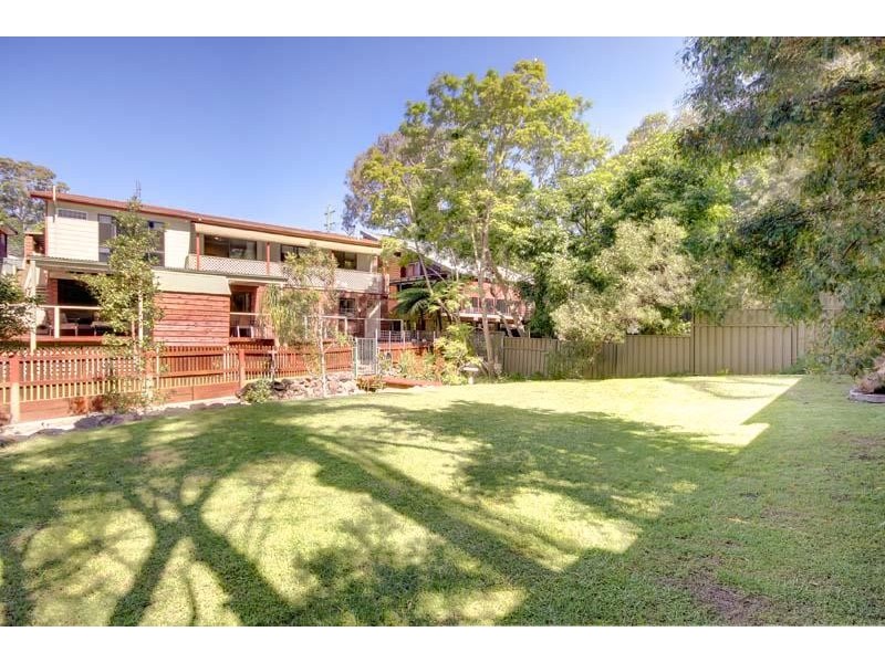 32 Loch Carron Ave, Farmborough Heights NSW 2526