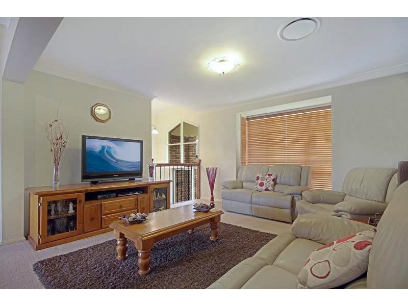 10 Dawes Ct, Horsley NSW 2530