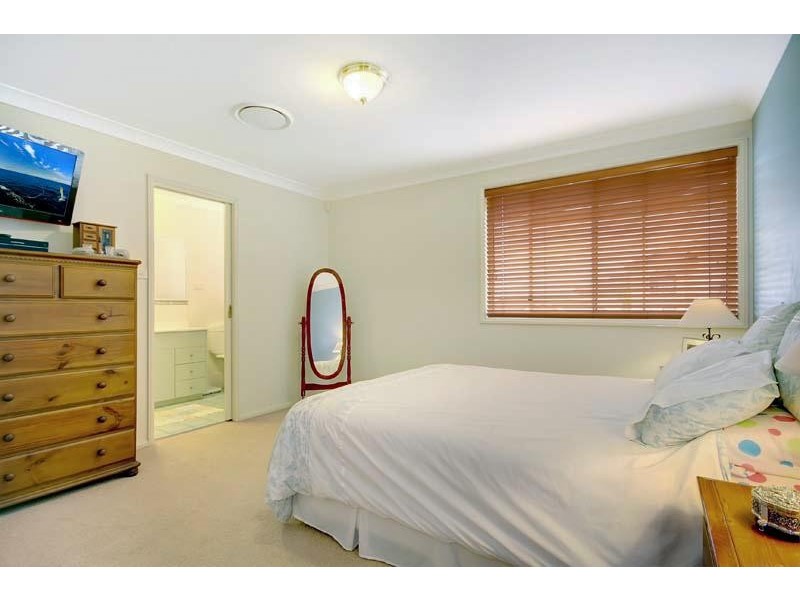 10 Dawes Ct, Horsley NSW 2530