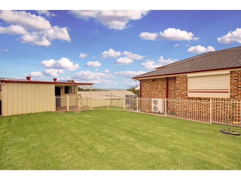 10 Dawes Ct, Horsley NSW 2530