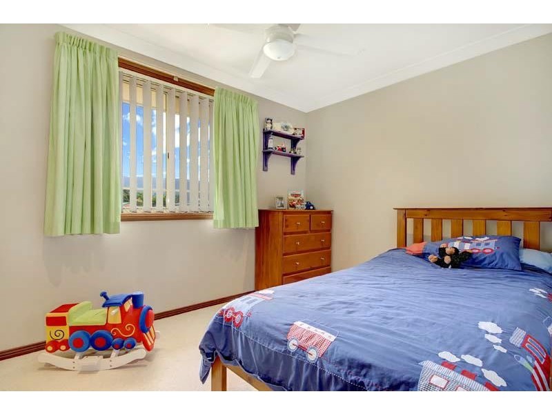 6 Felix Ave, Horsley NSW 2530