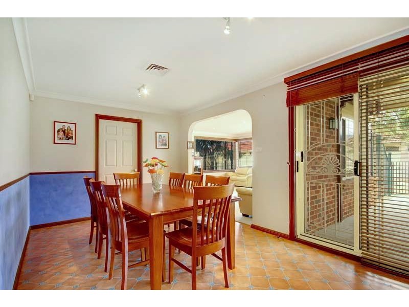 6 Felix Ave, Horsley NSW 2530