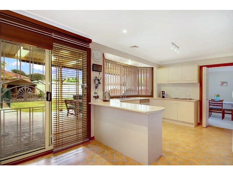 6 Felix Ave, Horsley NSW 2530
