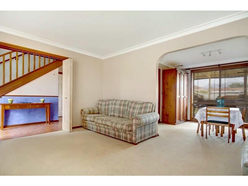 6 Felix Ave, Horsley NSW 2530
