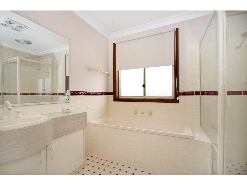 6 Felix Ave, Horsley NSW 2530