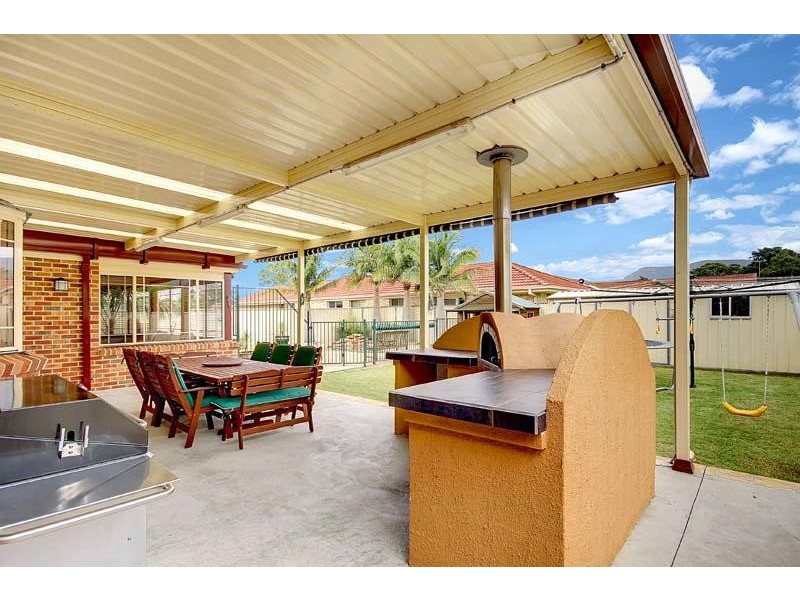 6 Felix Ave, Horsley NSW 2530
