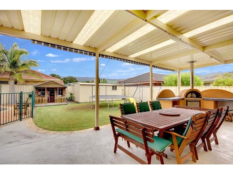 6 Felix Ave, Horsley NSW 2530