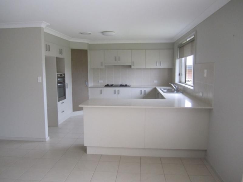 32 Killalea Dr, Shellharbour NSW 2529