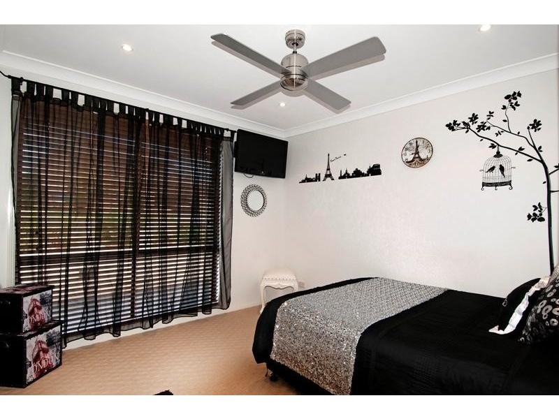 14 Kariewood Cct, Horsley NSW 2530
