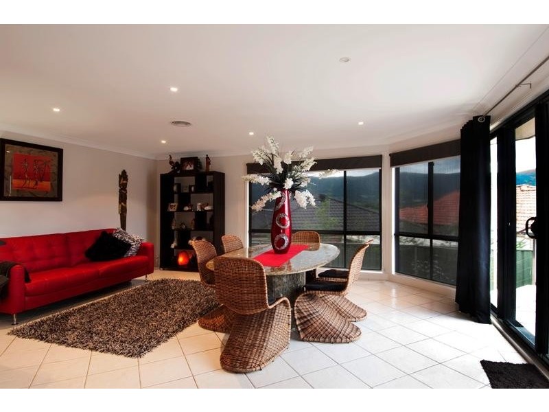 14 Kariewood Cct, Horsley NSW 2530