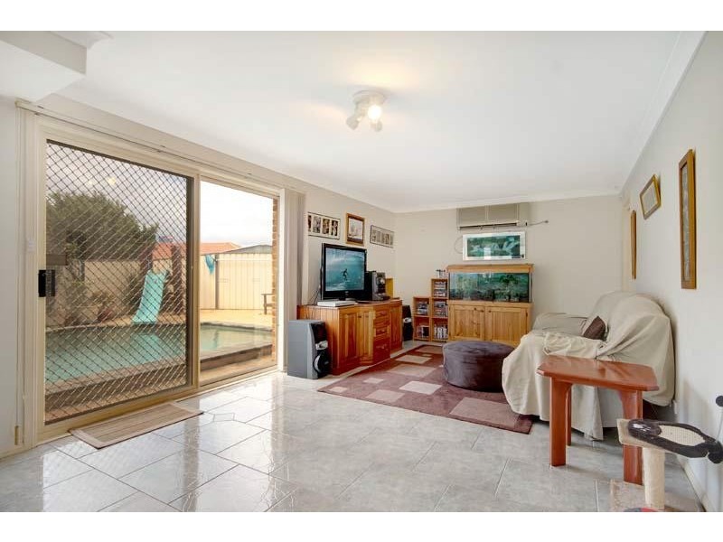 34 Brindabella Dr, Horsley NSW 2530