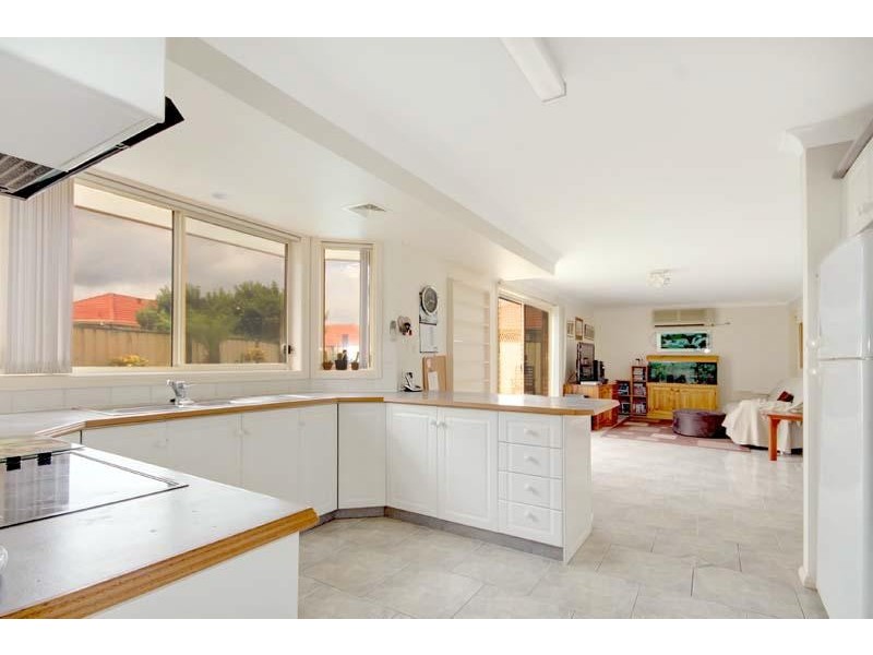 34 Brindabella Dr, Horsley NSW 2530
