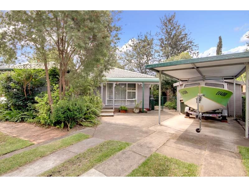 5 Brown Ave, Dapto NSW 2530