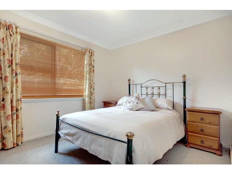 5 Brown Ave, Dapto NSW 2530