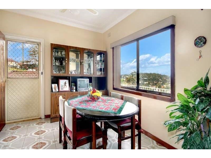 13 Outlook Dr, Figtree NSW 2525