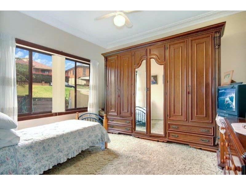 13 Outlook Dr, Figtree NSW 2525