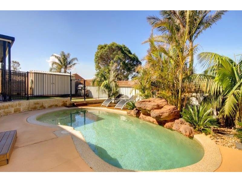 76 Horsley Dr, Horsley NSW 2530
