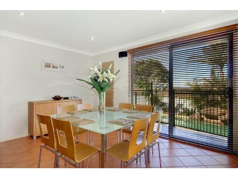 76 Horsley Dr, Horsley NSW 2530