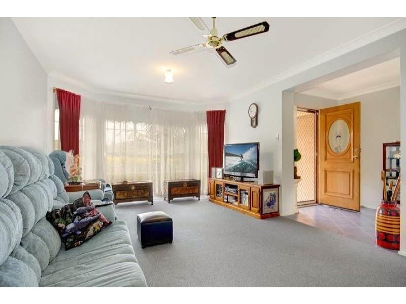 75 Osborne Pde, Warilla NSW 2528