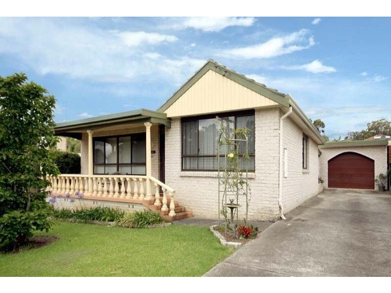 63 Parkside Dr, Dapto NSW 2530