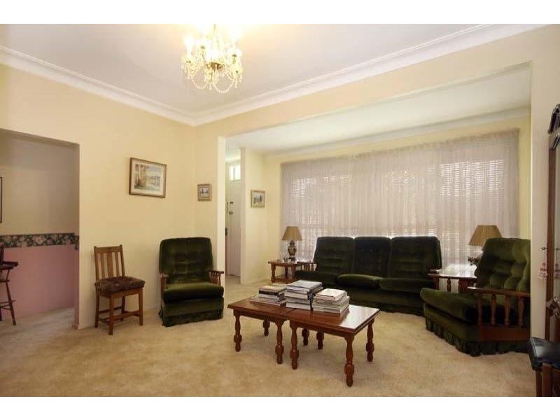 63 Parkside Dr, Dapto NSW 2530