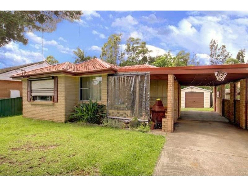 33 Ena Ave, Dapto NSW 2530