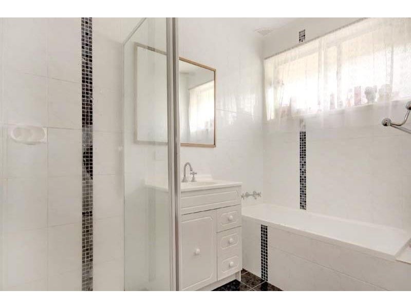 33 Ena Ave, Dapto NSW 2530