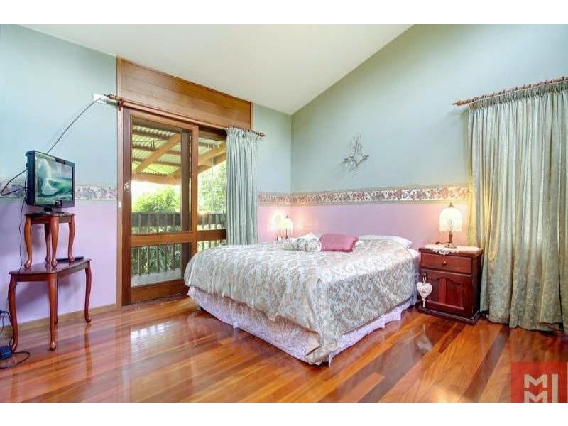 98 Iola Ave, Farmborough Heights NSW 2526