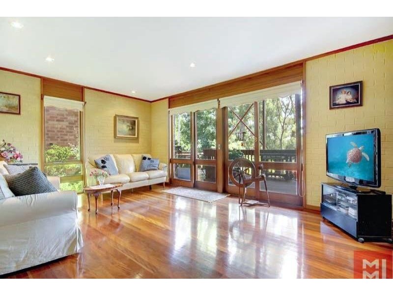 98 Iola Ave, Farmborough Heights NSW 2526