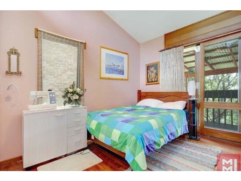 98 Iola Ave, Farmborough Heights NSW 2526