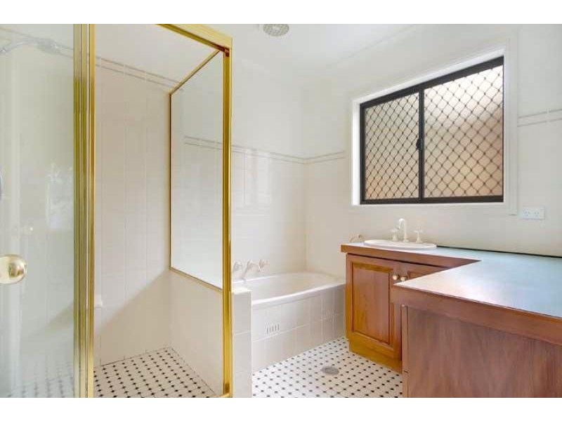 21 Bright Pde, Dapto NSW 2530