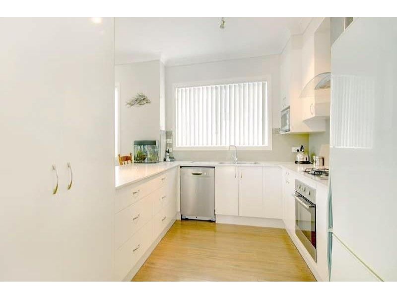 54 Iola Ave, Farmborough Heights NSW 2526