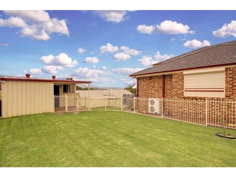 10 Dawes Ct, Horsley NSW 2530