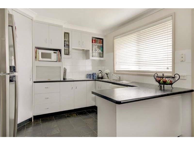 12 Rutledge Ave, Dapto NSW 2530