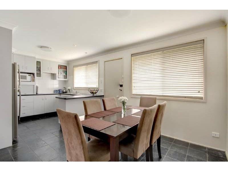 12 Rutledge Ave, Dapto NSW 2530