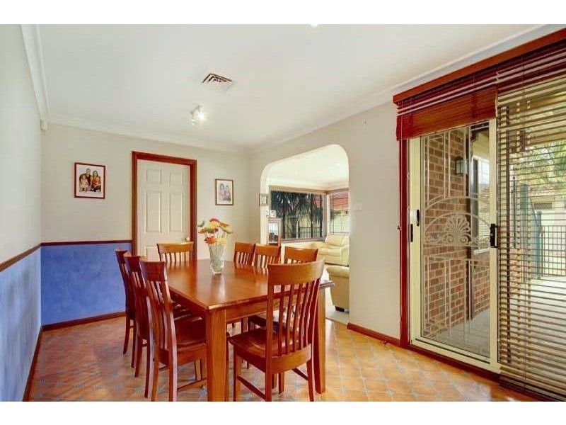 6 Felix Ave, Horsley NSW 2530