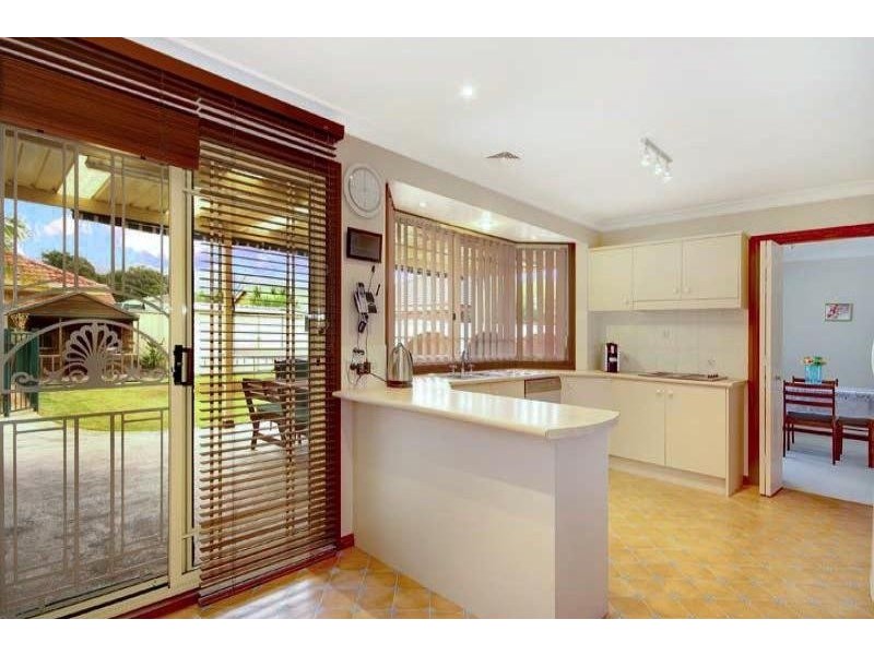 6 Felix Ave, Horsley NSW 2530