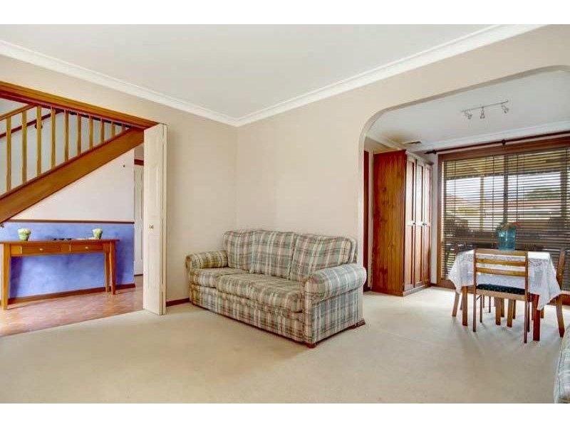 6 Felix Ave, Horsley NSW 2530
