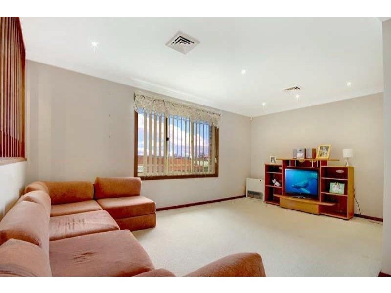 6 Felix Ave, Horsley NSW 2530