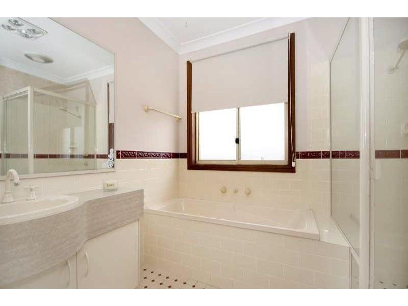 6 Felix Ave, Horsley NSW 2530