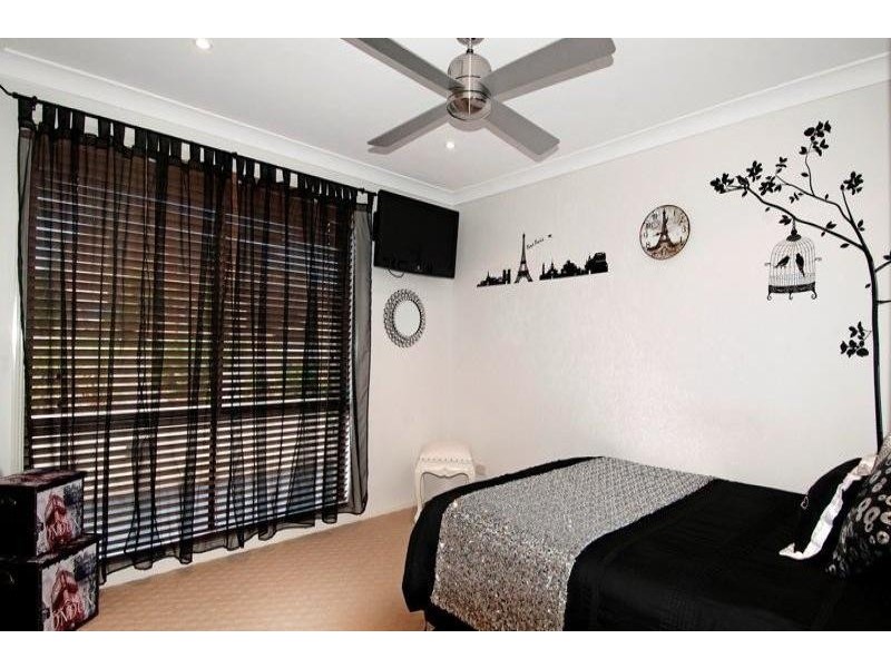 14 Kariewood Cct, Horsley NSW 2530